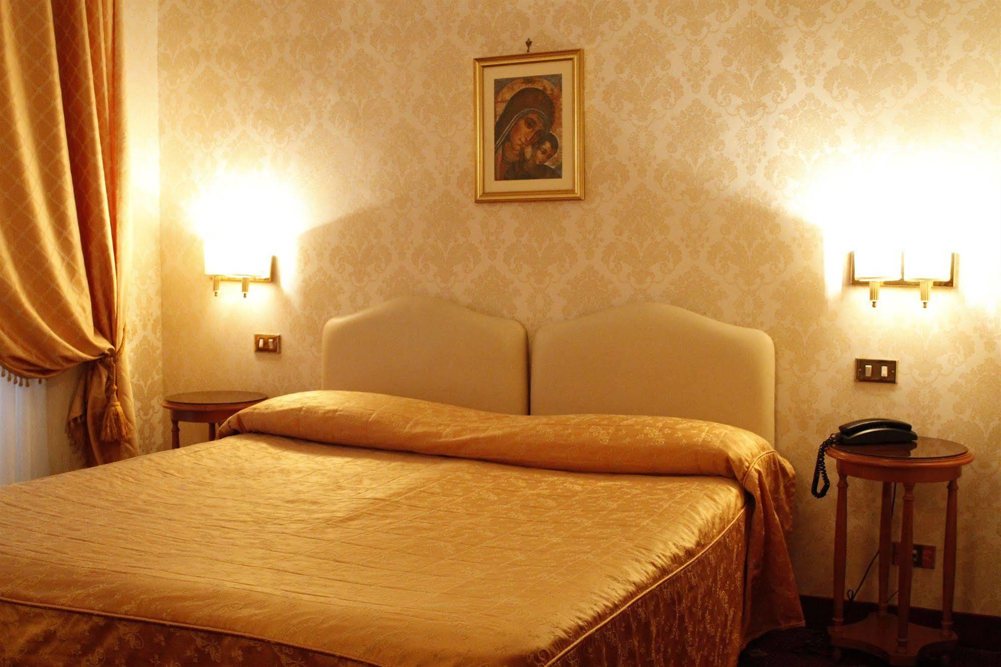Hotel Torino Roma Esterno foto